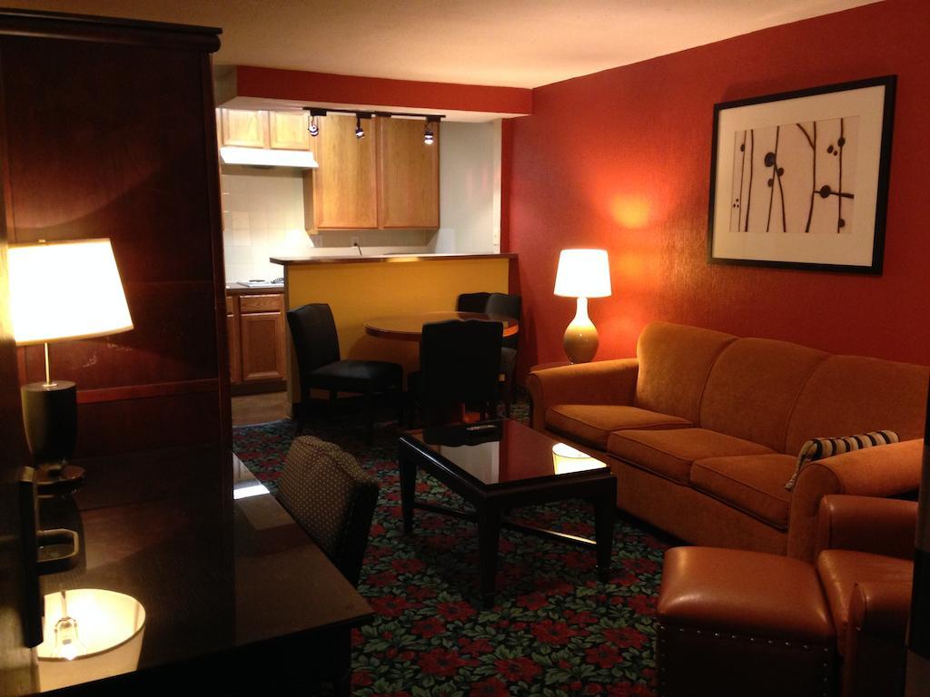 North Villa Inn Spring Room photo
